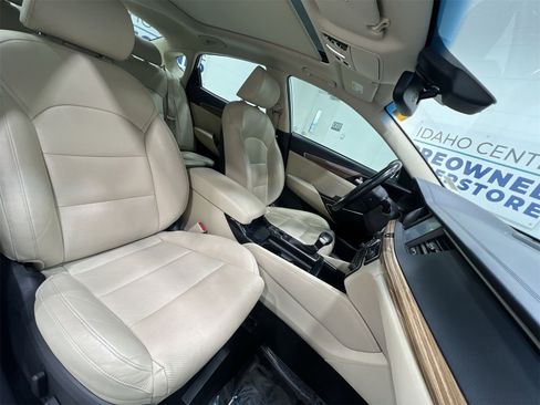 Used 2019 Kia Cadenza Technology image 25