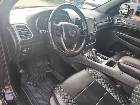 Used 2019 Jeep Grand Cherokee Laredo RWD image 19