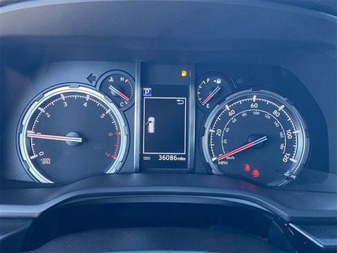 Certified 2020 Toyota 4Runner TRD Off-Road image 33