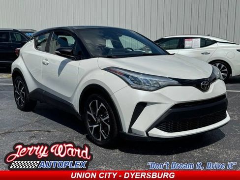 Used 2020 Toyota C-HR XLE FWD image 1