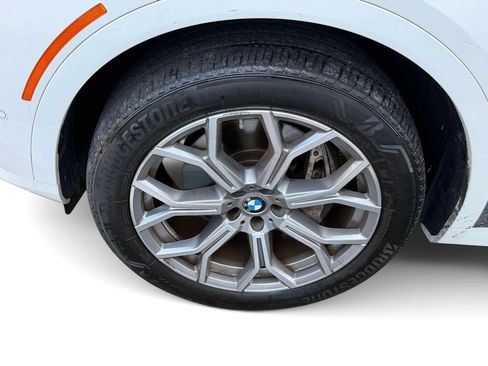 Used 2024 BMW X7 xDrive40i w/ Premium Package AWD/4WD image 18