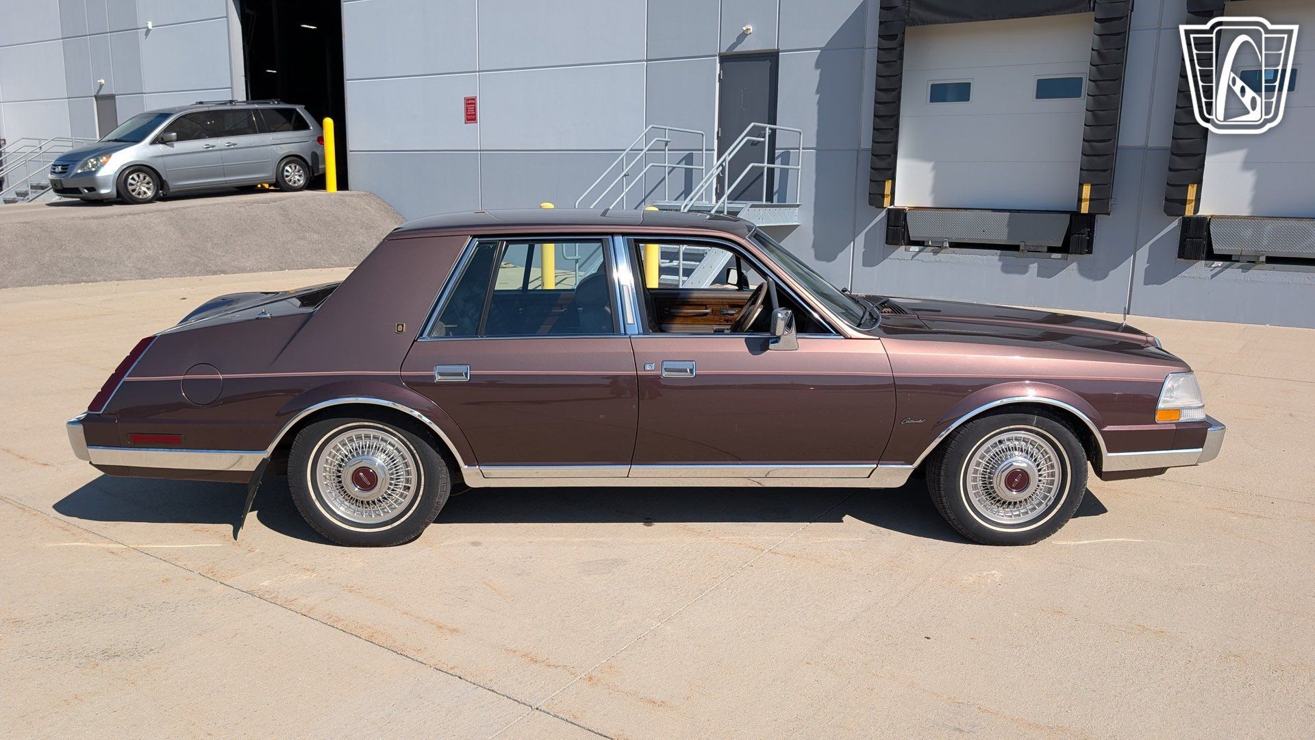 Used 1987 Lincoln Continental Signature RWD image 17