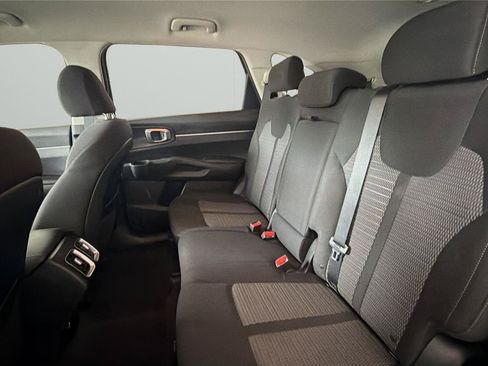 Used 2022 Kia Sorento LX AWD/4WD image 11