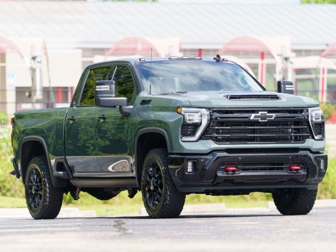 Used 2026 Chevrolet Silverado 2500 LTZ w/ LTZ Plus Package AWD/4WD image 43