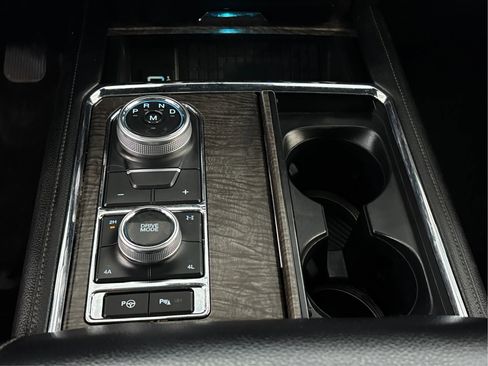 Used 2018 Ford Expedition Limited w/ Equipment Group 301A image 22