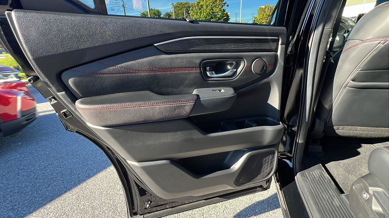 New 2026 Honda Pilot Black Edition image 18