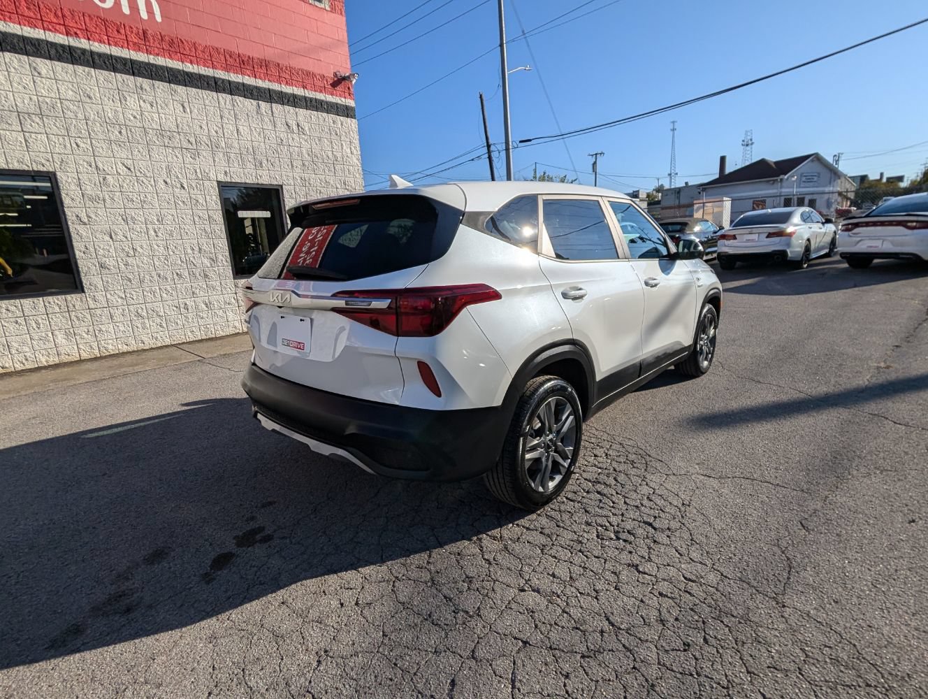 Used 2023 Kia Seltos LX AWD/4WD image 6