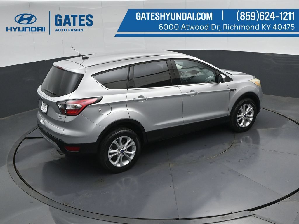 Used 2017 Ford Escape SE AWD/4WD image 45
