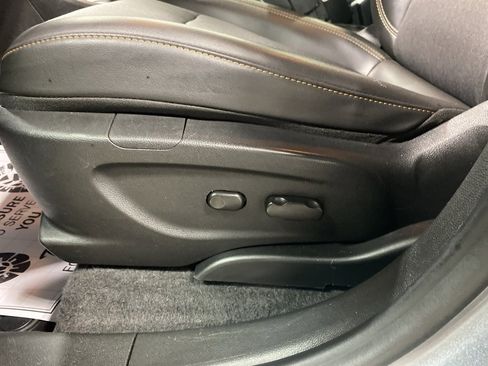 Certified 2020 Chevrolet Trax LT w/ LT Convenience Package image 18