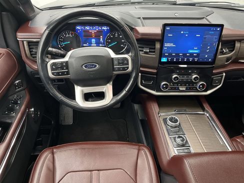 Used 2024 Ford Expedition Limited image 16