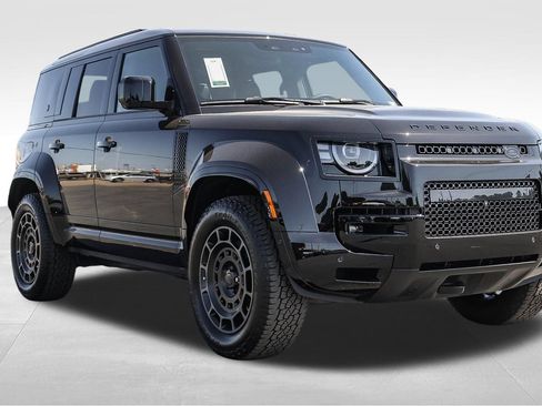 New 2026 Land Rover Defender 110 AWD/4WD image 3