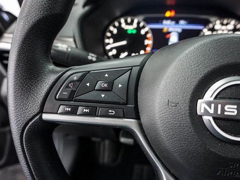 Used 2024 Nissan Altima 2.5 SV image 19