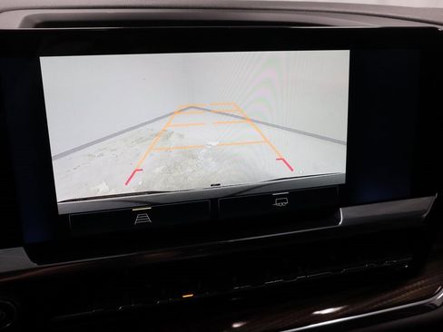 Used 2024 Chevrolet Silverado 1500 LT image 3