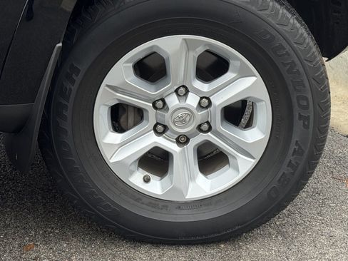 Used 2018 Toyota 4Runner SR5 image 10