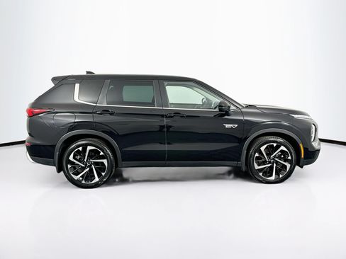 Used 2023 Mitsubishi Outlander SE AWD/4WD image 16