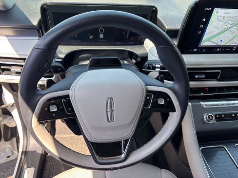Used 2025 Lincoln Aviator 2WD image 18