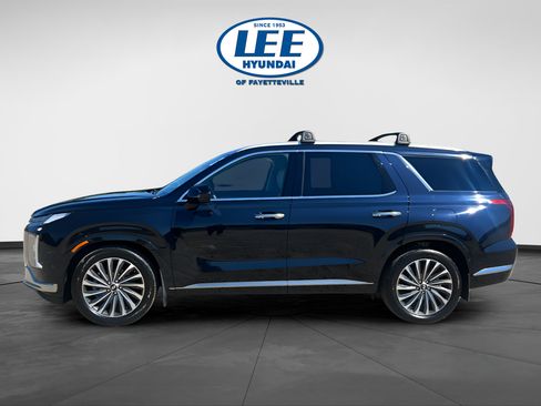Used 2024 Hyundai Palisade Calligraphy AWD/4WD image 3