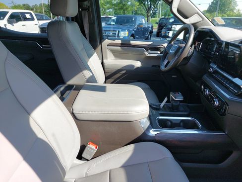 Used 2023 GMC Sierra 1500 SLT w/ SLT Premium Package AWD/4WD image 10
