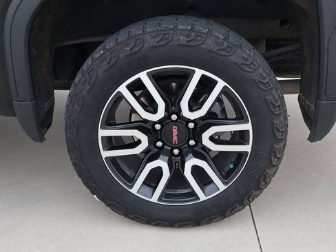 Used 2024 GMC Sierra 1500 AT4 w/ AT4 Premium Package image 12
