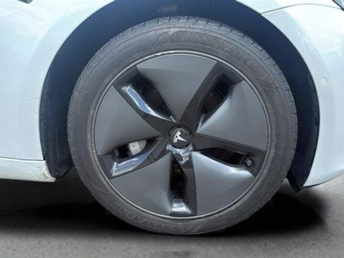 Used 2018 Tesla Model 3 Long Range RWD image 12