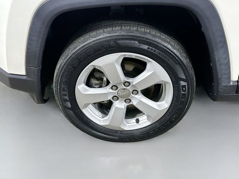 Used 2021 Jeep Compass Latitude w/ Sun and Sound Group AWD/4WD image 8