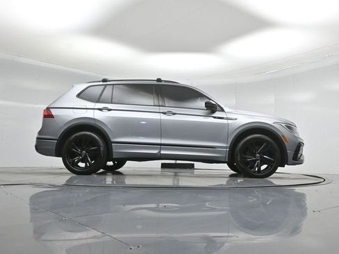 Used 2023 Volkswagen Tiguan SE R-Line FWD image 45