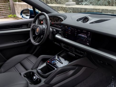 New 2026 Porsche Cayenne Coupe image 49