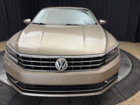 Used 2016 Volkswagen Passat 1.8T SE w/ Lighting Package (P06) FWD image 14