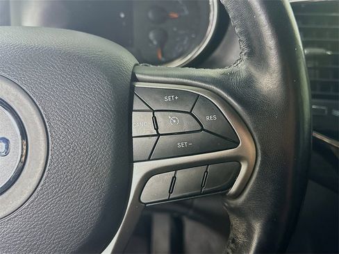 Used 2020 Jeep Grand Cherokee Altitude image 27