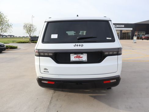 New 2026 Jeep Grand Wagoneer Limited AWD/4WD image 24