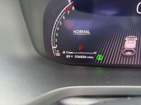 Used 2023 Acura MDX SH-AWD w/ Technology Package image 2