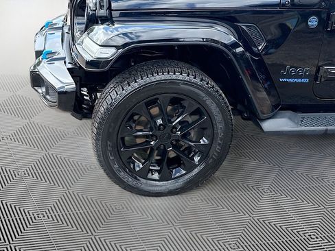 Used 2021 Jeep Wrangler Unlimited Sahara image 35