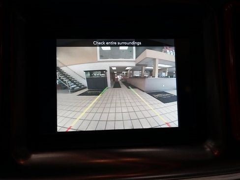 Used 2019 Dodge Challenger SXT image 7