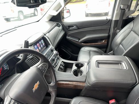 Used 2018 Chevrolet Suburban LT image 18