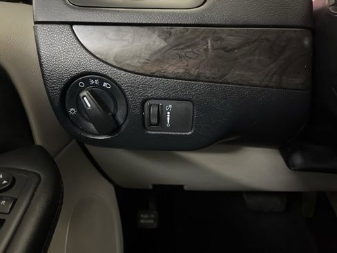 Used 2018 Dodge Grand Caravan SE FWD image 51