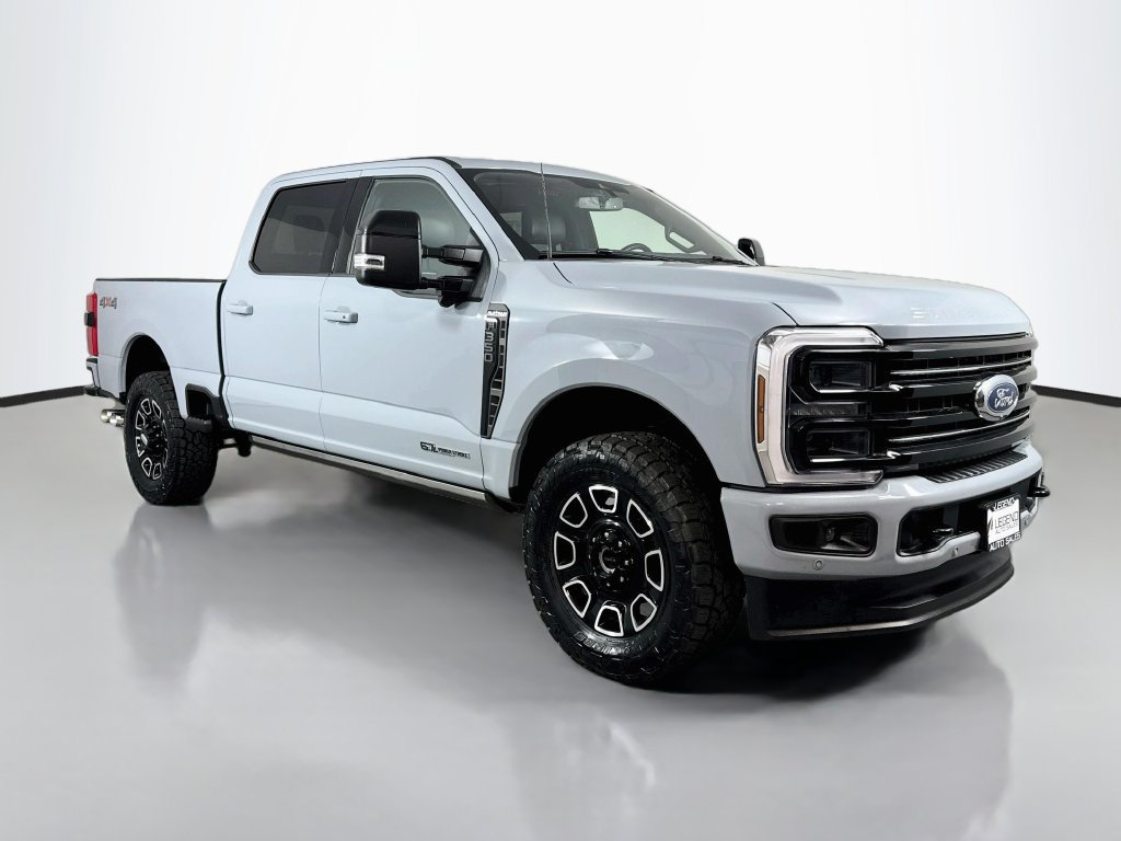 Used 2026 Ford F350 Platinum AWD/4WD image 4