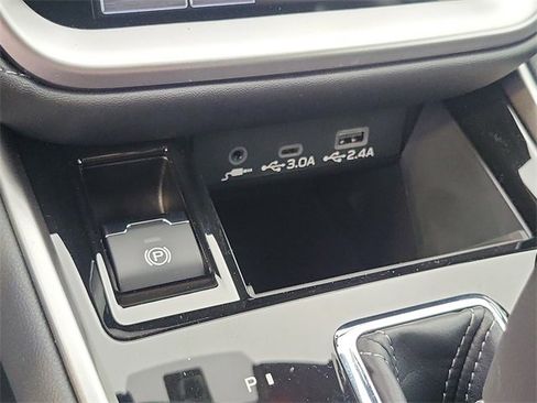 Used 2025 Subaru Outback Premium w/ Popular Package #1A image 28