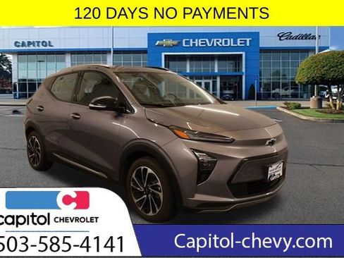 Used 2023 Chevrolet Bolt EUV Premier w/ Sun & Sound Package FWD image 1