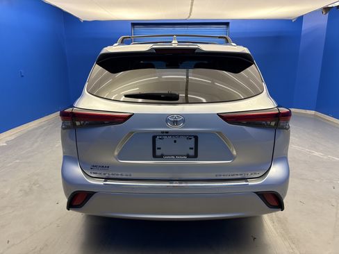 Used 2023 Toyota Highlander Platinum AWD/4WD image 6