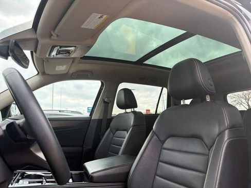 Used 2024 Volkswagen Atlas SEL image 25