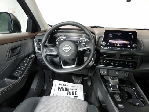Used 2022 Nissan Rogue S FWD image 12