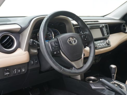 Used 2014 Toyota RAV4 Limited w/ Technology Package AWD/4WD image 10
