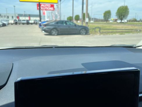 Used 2025 Toyota Corolla LE image 17