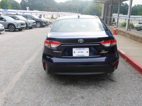 Used 2023 Toyota Corolla LE FWD image 5