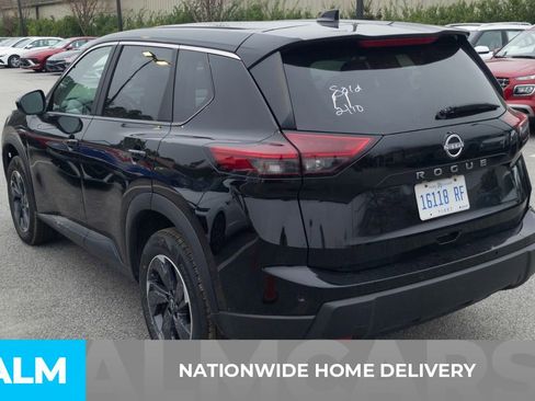 Used 2025 Nissan Rogue SV image 4