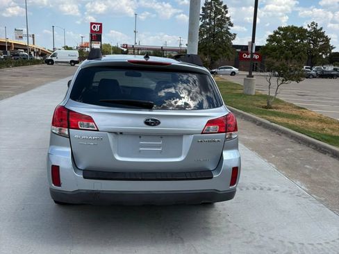 Used 2014 Subaru Outback 2.5i Limited AWD/4WD image 5