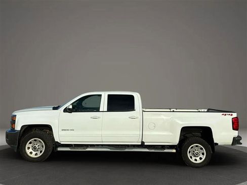 Used 2018 Chevrolet Silverado 2500 LT image 2