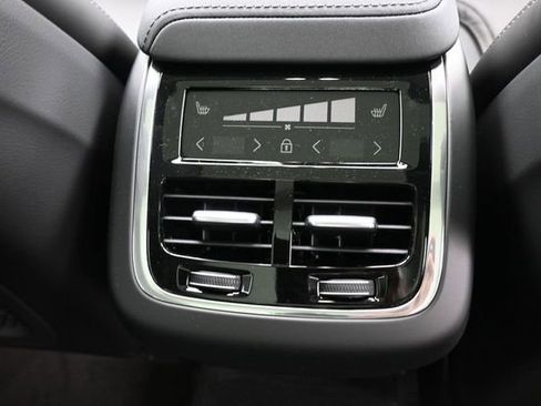 New 2026 Volvo XC60 B5 Ultra w/ Protection Package Premier AWD/4WD image 32