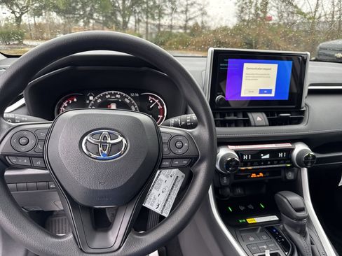 New 2025 Toyota RAV4 XLE w/ Convenience Package FWD image 17