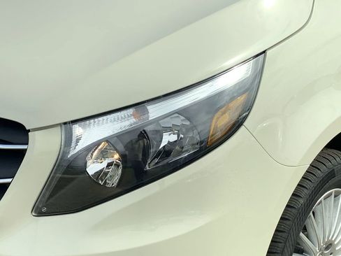 Used 2023 Mercedes-Benz Metris Passenger image 7